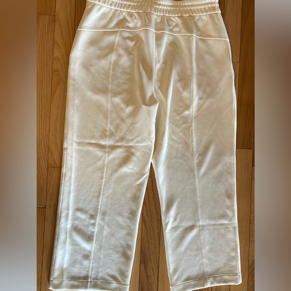 Lululemon Softstreme High-Rise Straight Leg Cropped Size 10 - Picture 3 of 6